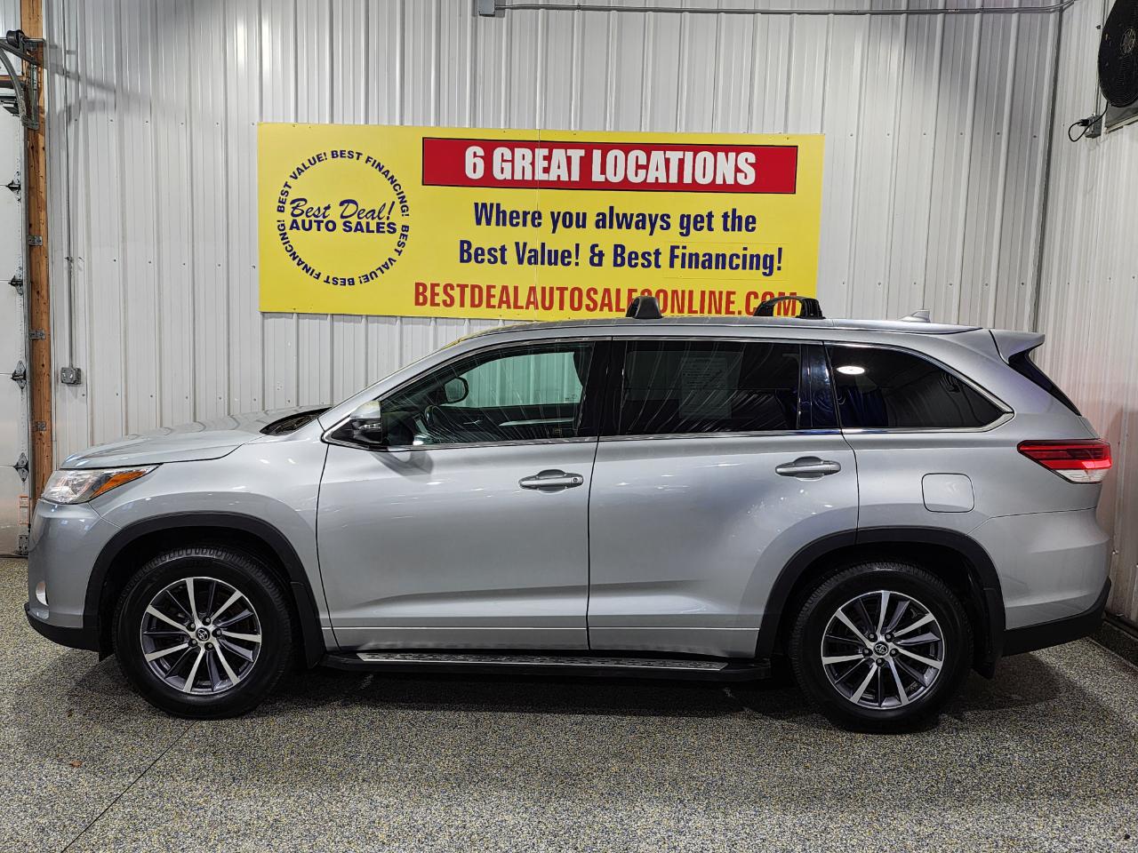 View vehicle photo 4