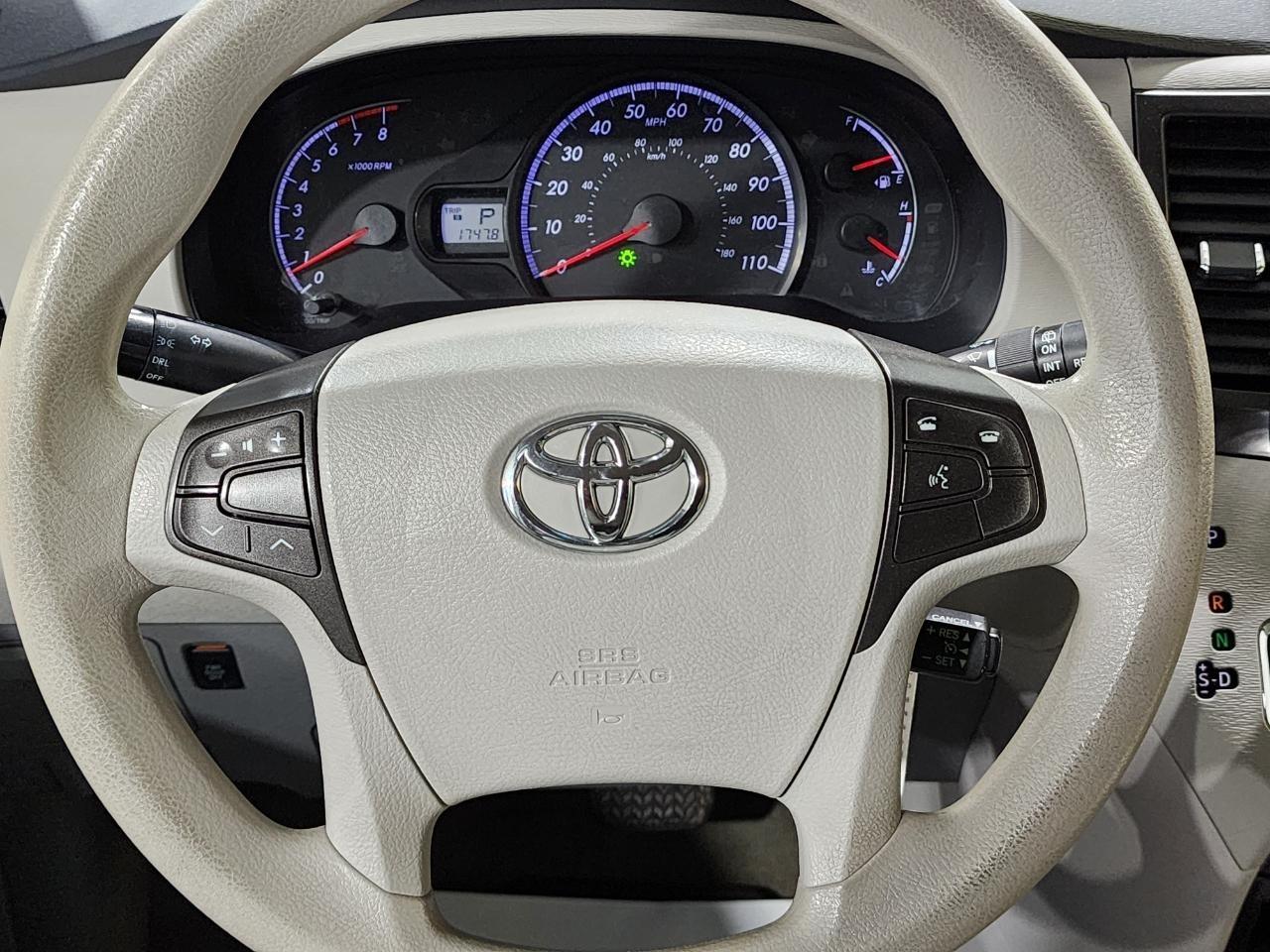 Toyota Sienna  2014