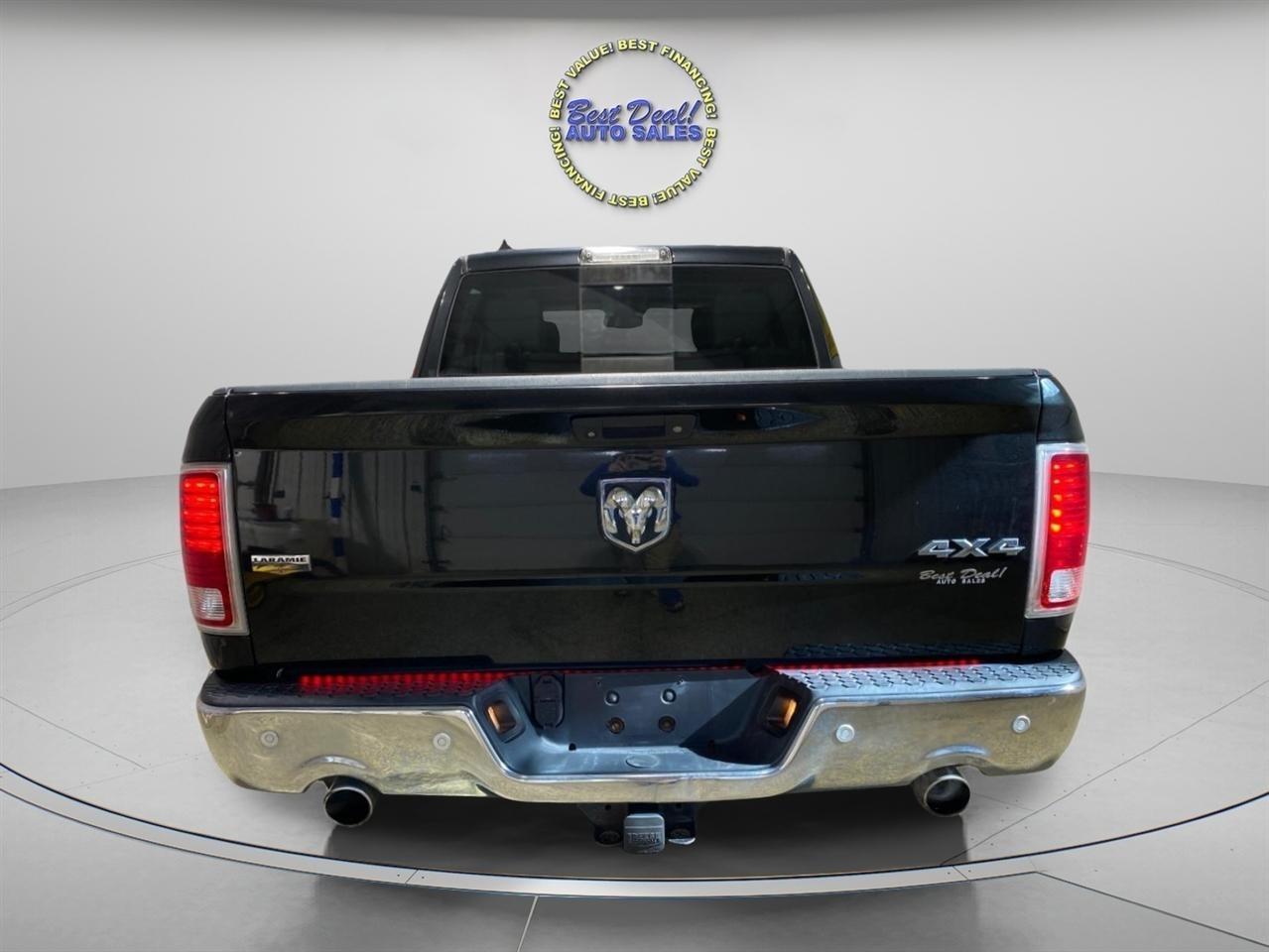RAM 1500 Laramie Crew Cab SWB 4WD 2016