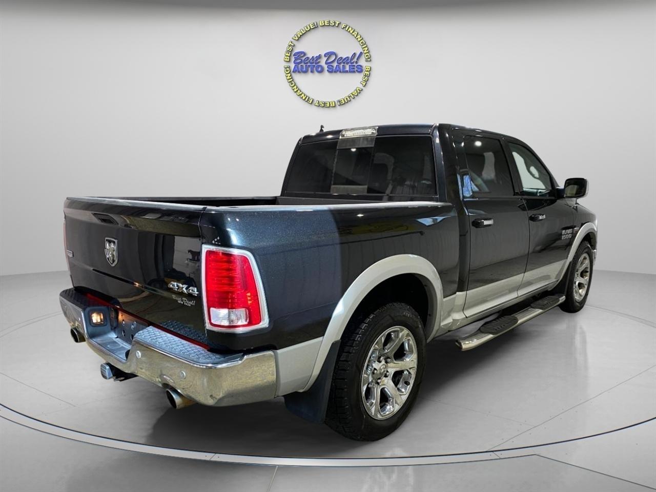 RAM 1500 Laramie Crew Cab SWB 4WD 2016