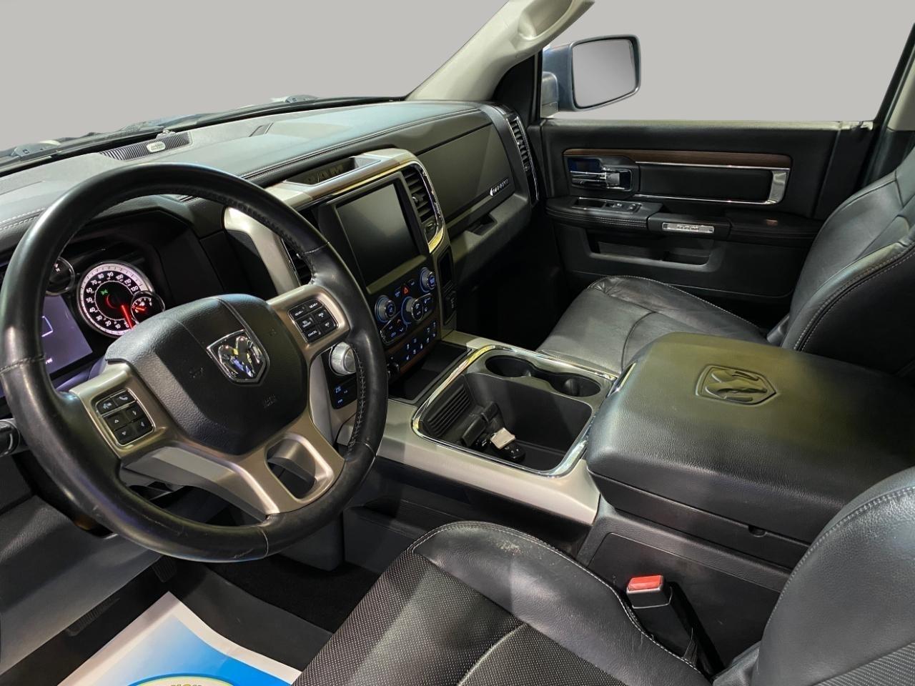 RAM 1500 Laramie Crew Cab SWB 4WD 2016