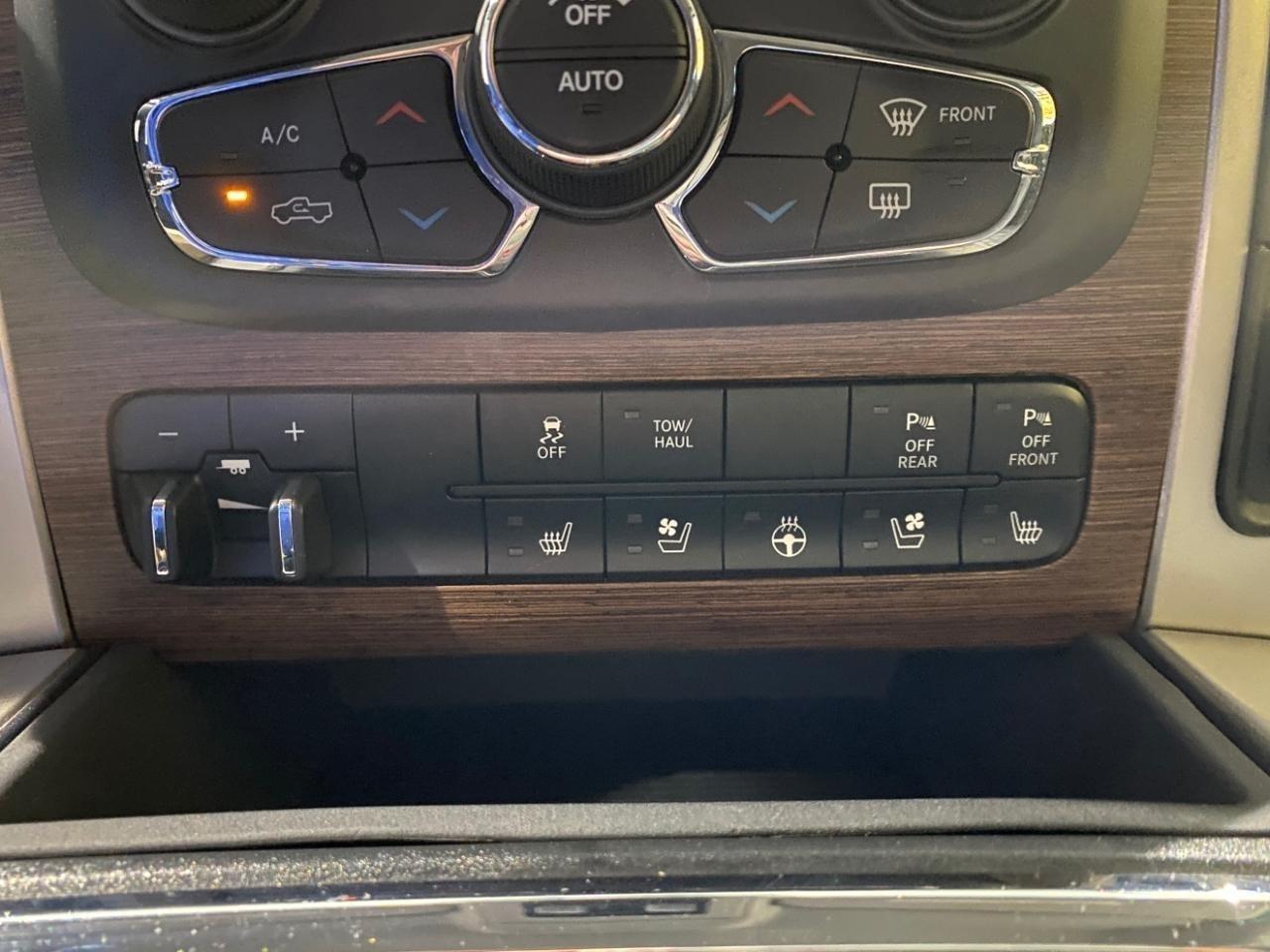 RAM 1500 Laramie Crew Cab SWB 4WD 2016