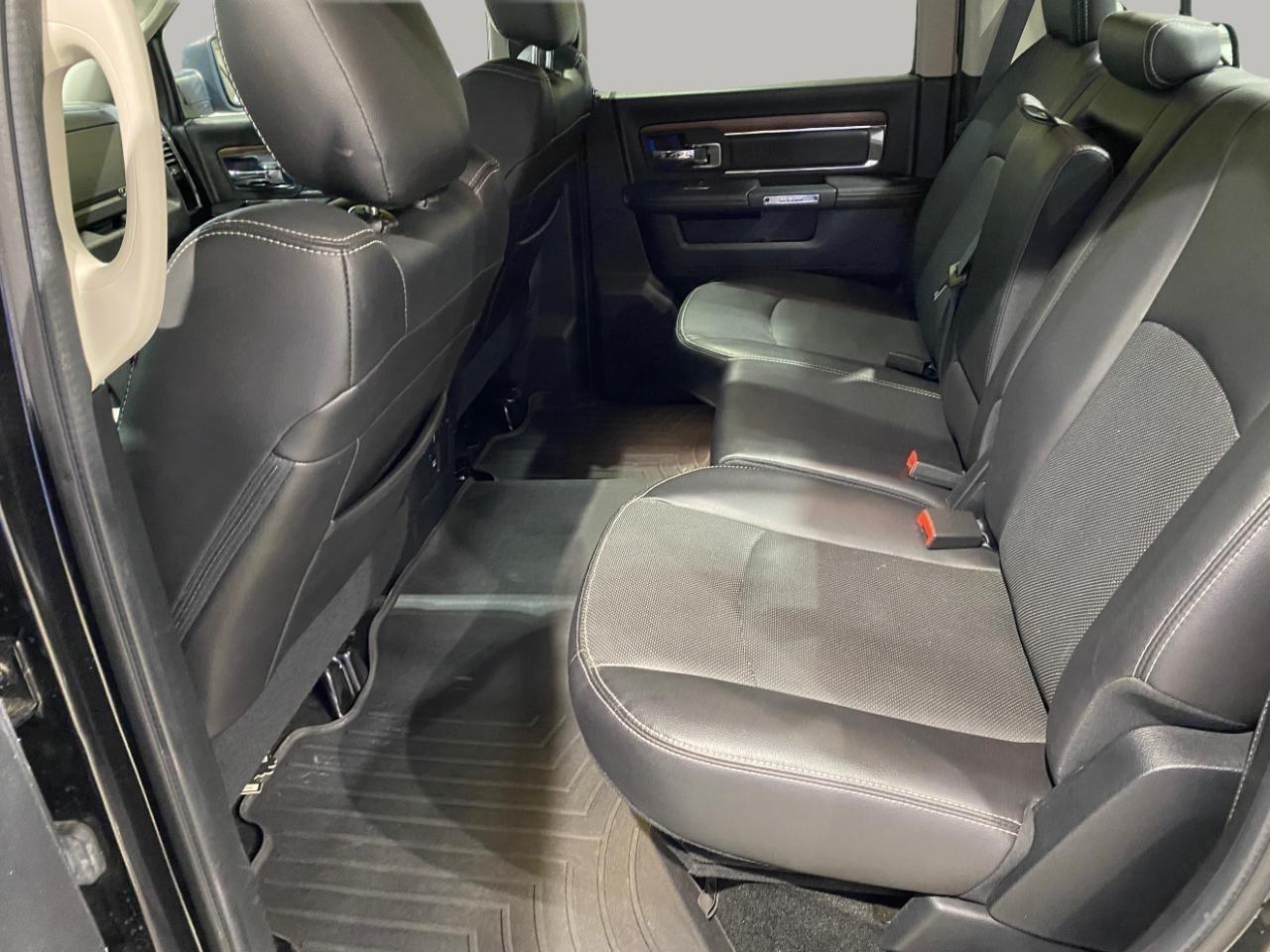 RAM 1500 Laramie Crew Cab SWB 4WD 2016