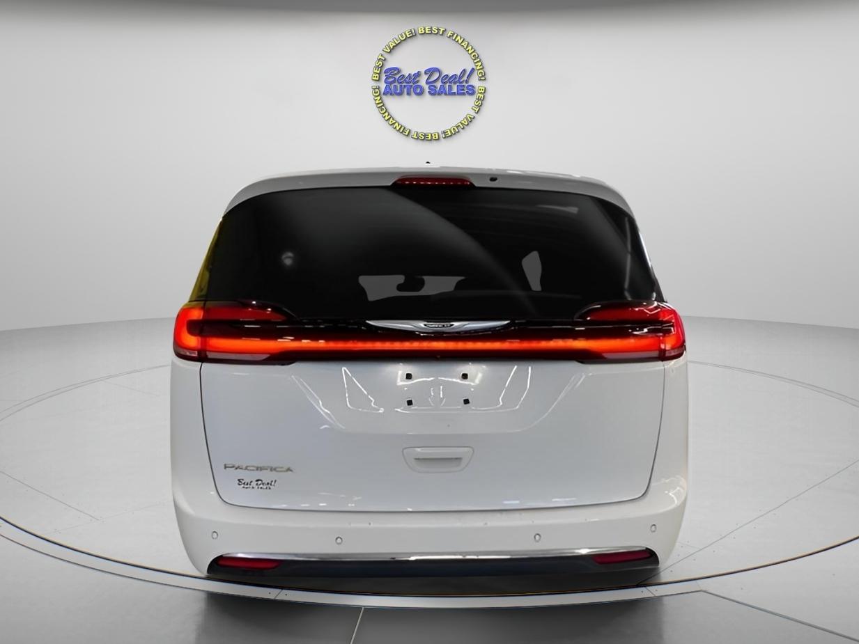 Chrysler Pacifica Touring 2023