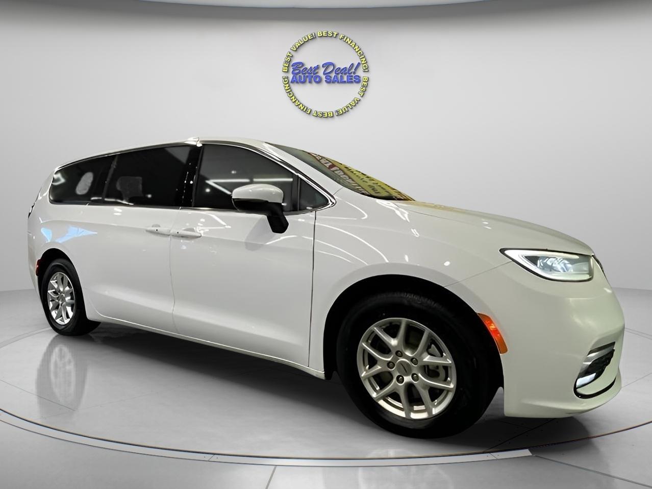 Chrysler Pacifica Touring 2023