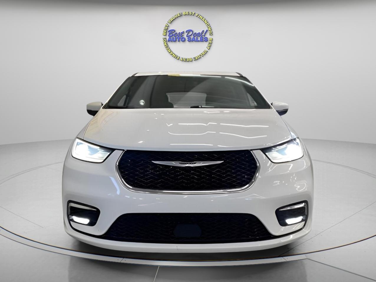 Chrysler Pacifica Touring 2023