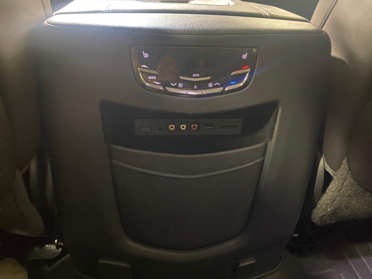 Cadillac Escalade Premium 4WD 2015
