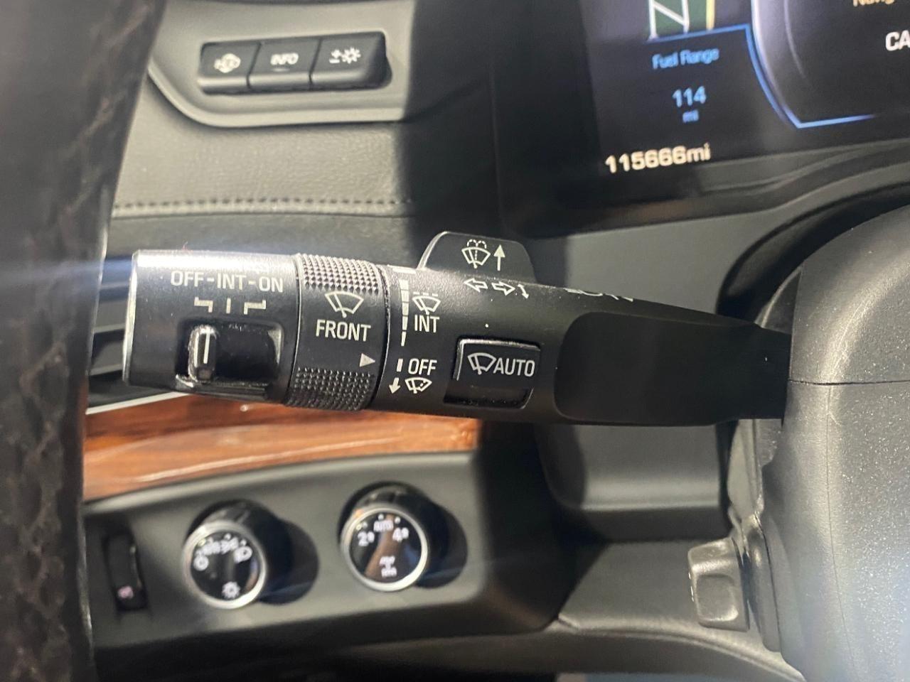 Cadillac Escalade Premium 4WD 2015