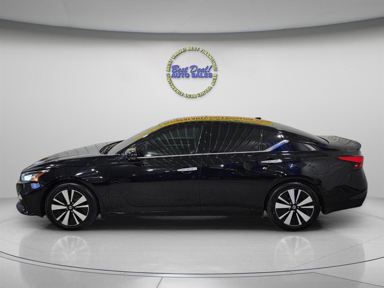 Nissan Altima  2021