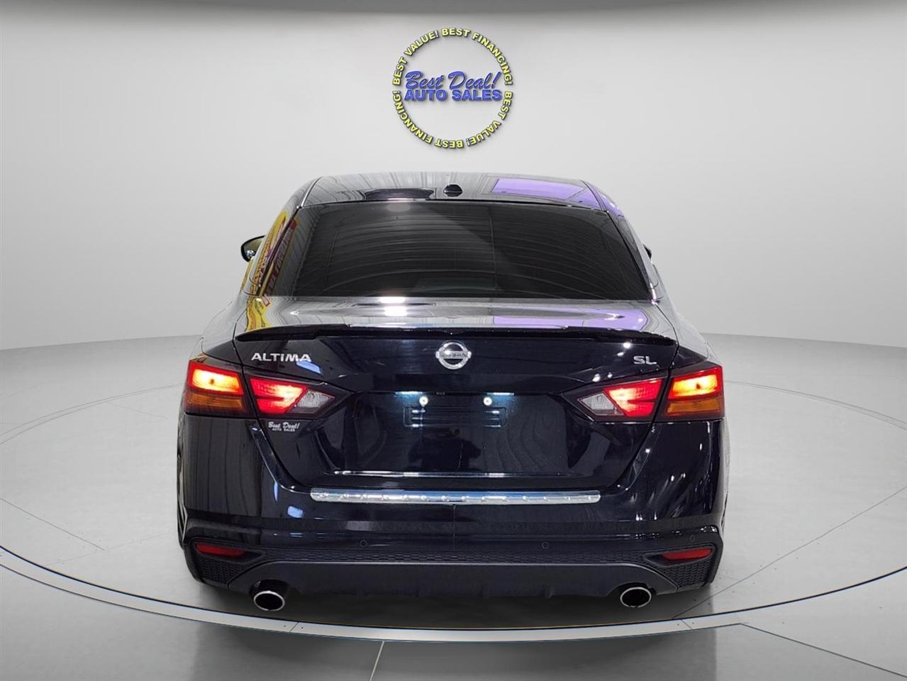 Nissan Altima  2021