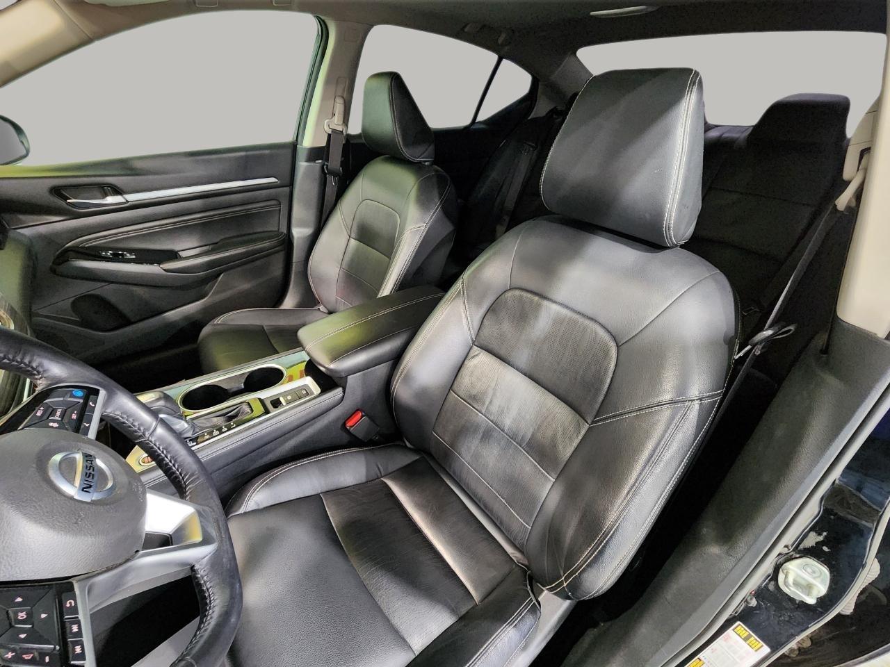 Nissan Altima  2021