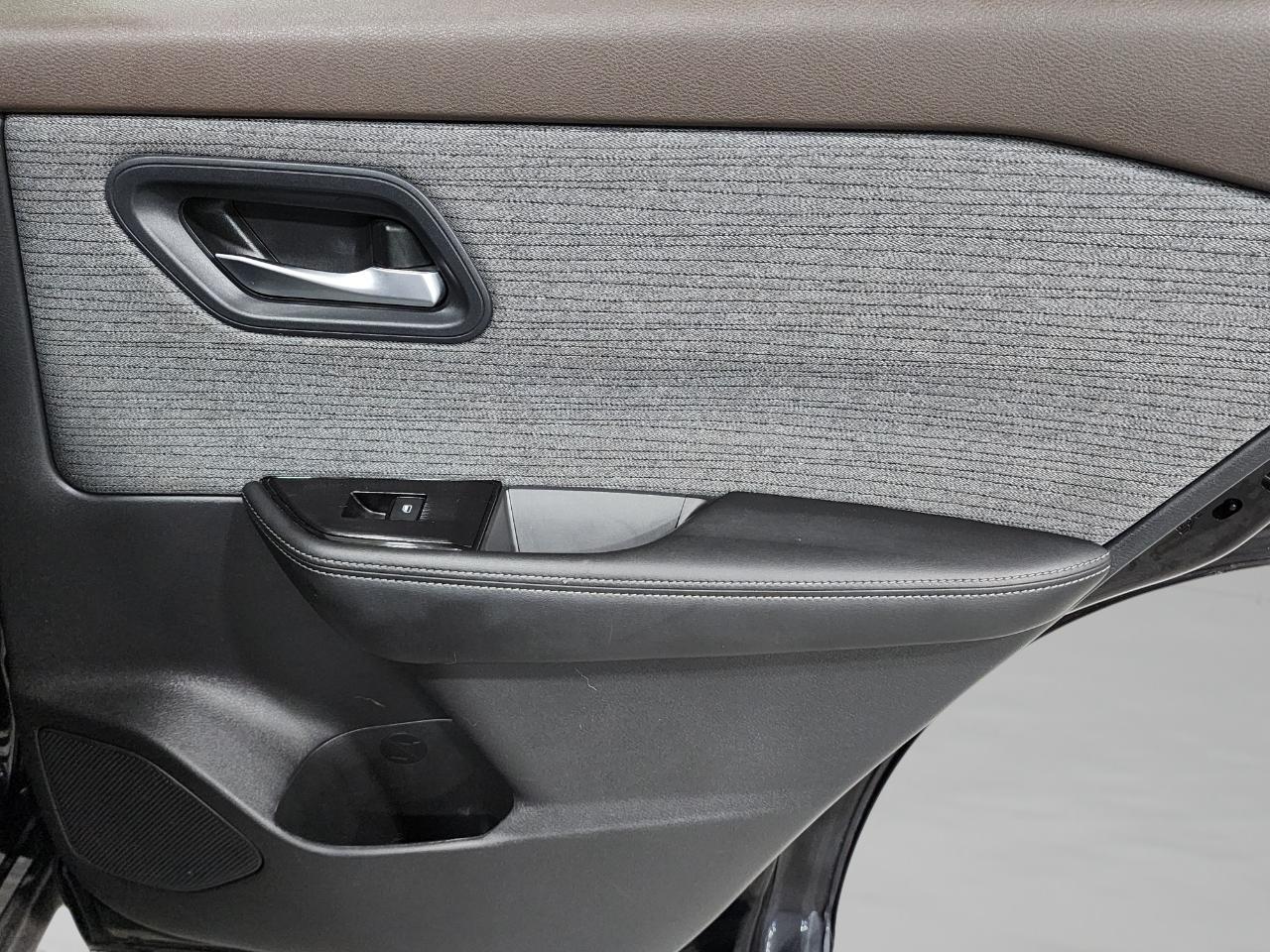 Nissan Rogue  2022