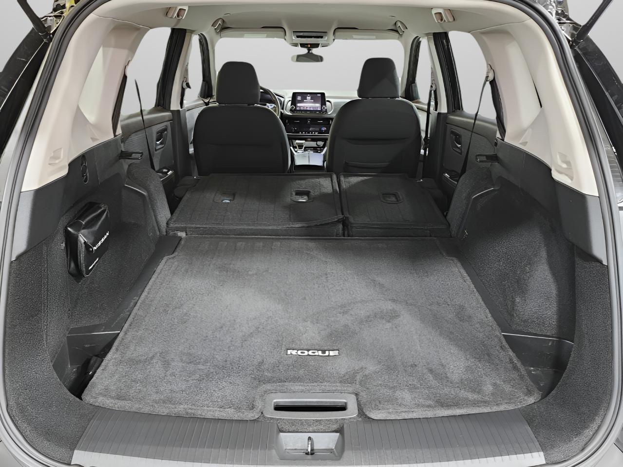 Nissan Rogue  2022