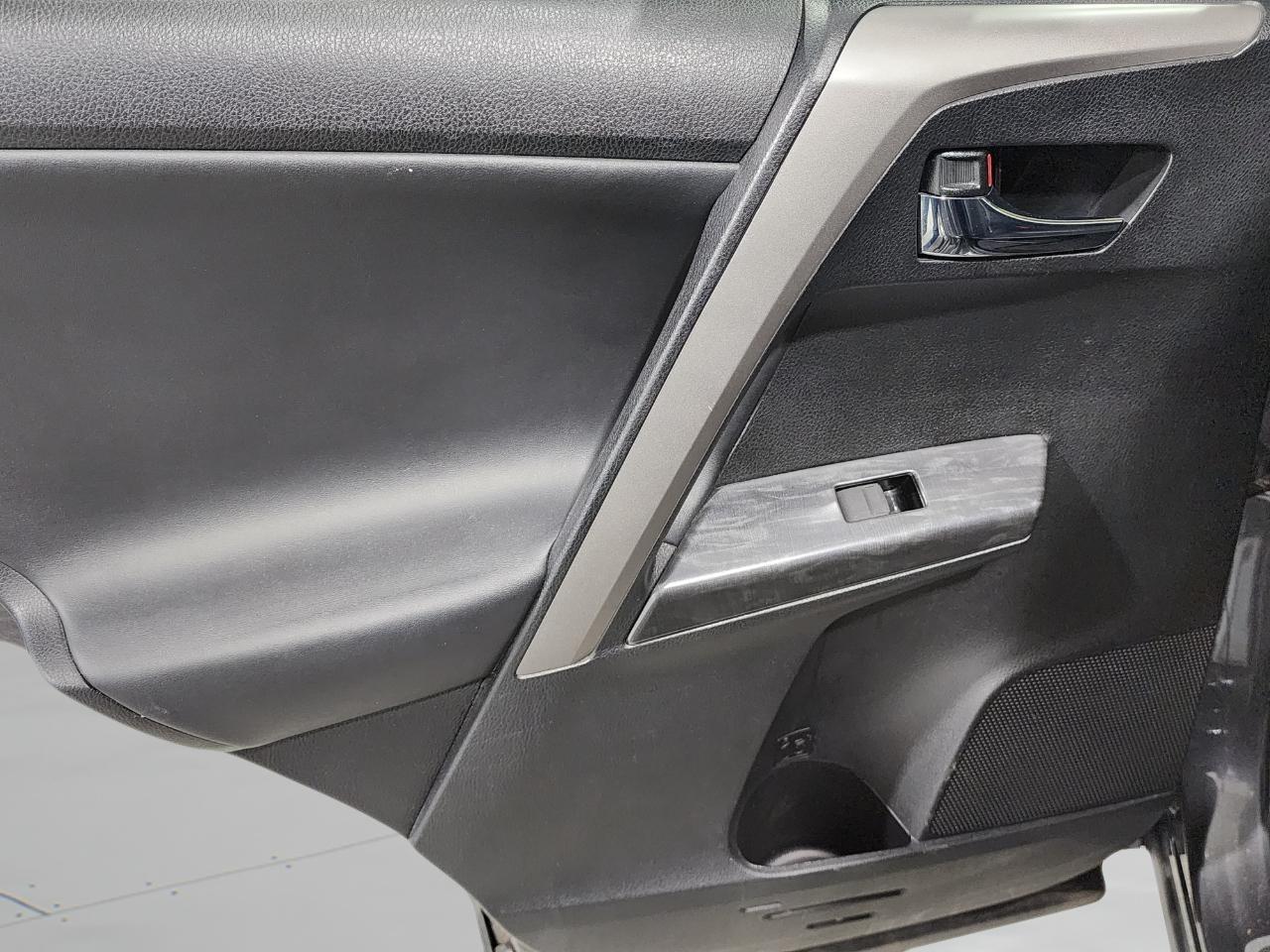Toyota RAV4  2017