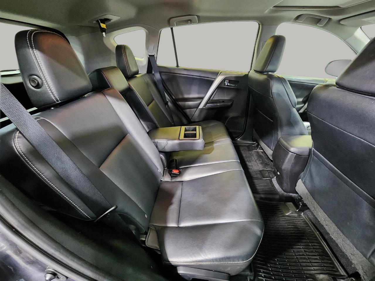 Toyota RAV4  2017