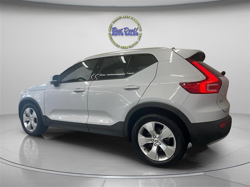 Volvo XC40 T5 Momentum AWD 2022