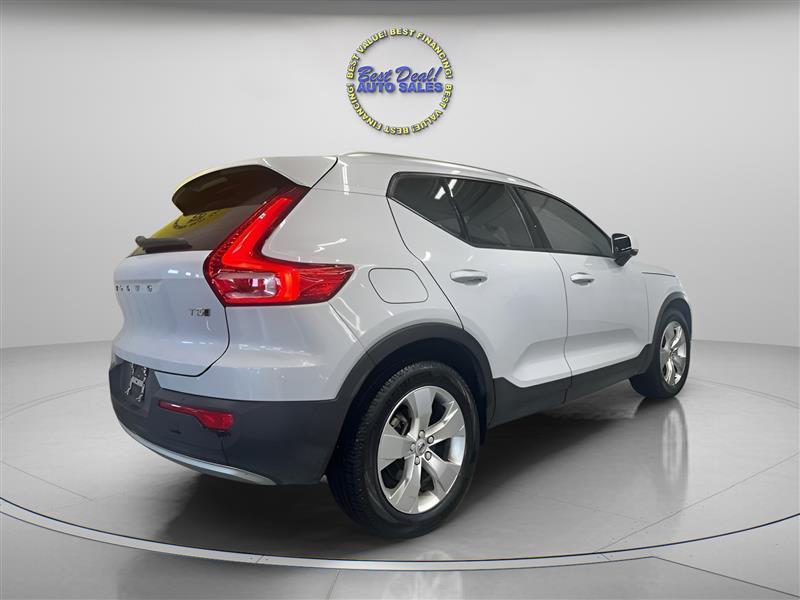 Volvo XC40 T5 Momentum AWD 2022