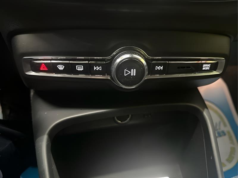 Volvo XC40 T5 Momentum AWD 2022
