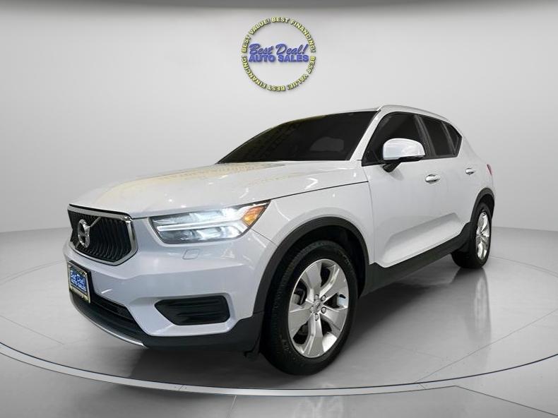 2022 Volvo XC40 T5 Momentum AWD