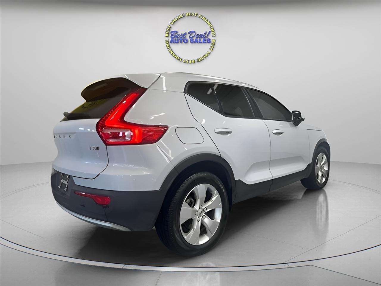 Volvo XC40 T5 Momentum AWD 2022