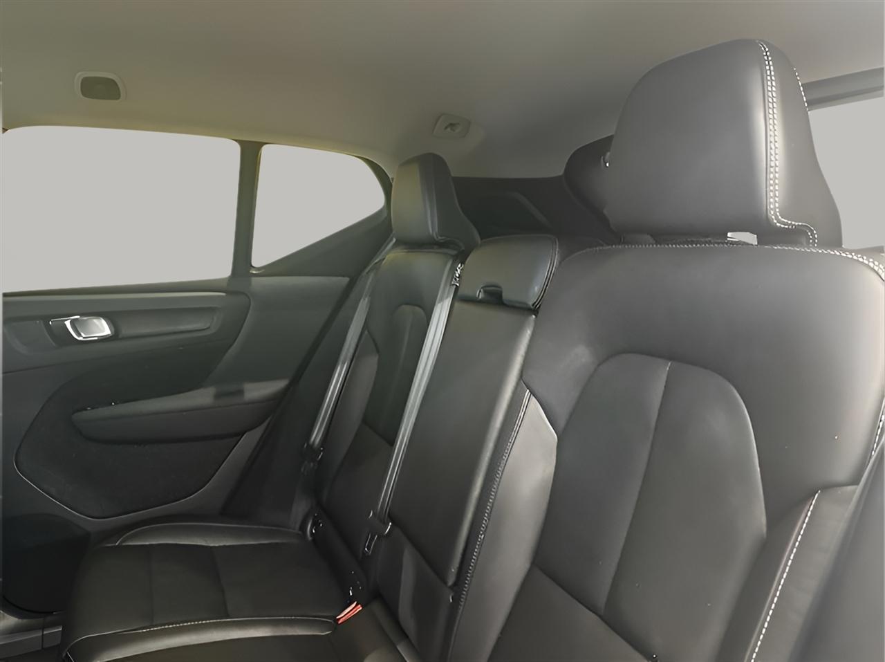 Volvo XC40 T5 Momentum AWD 2022
