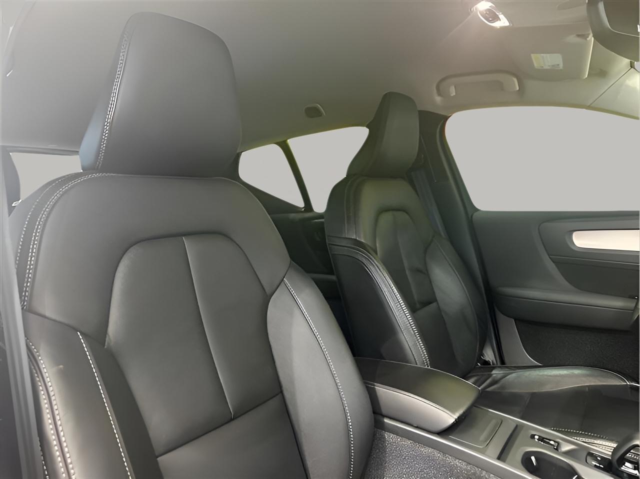 Volvo XC40 T5 Momentum AWD 2022