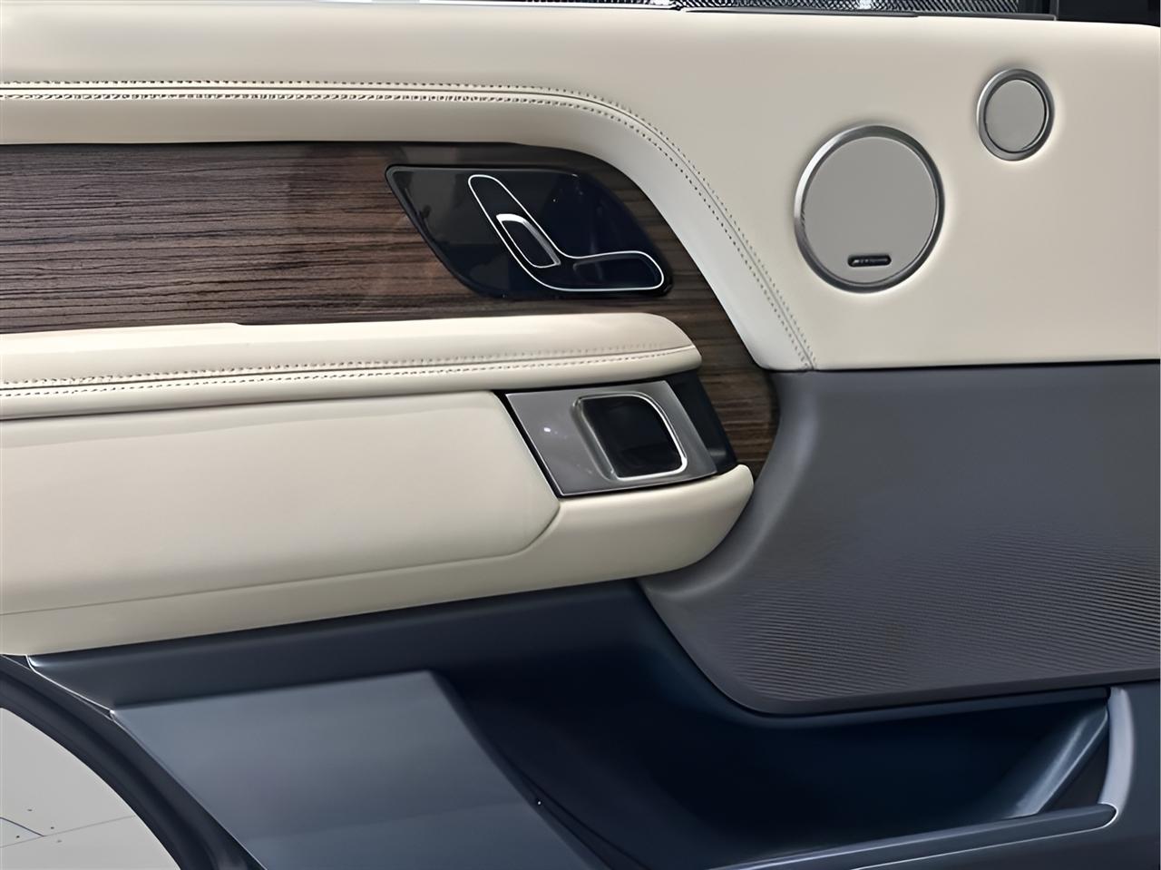 Land Rover Range Rover Supercharged LWB 2019
