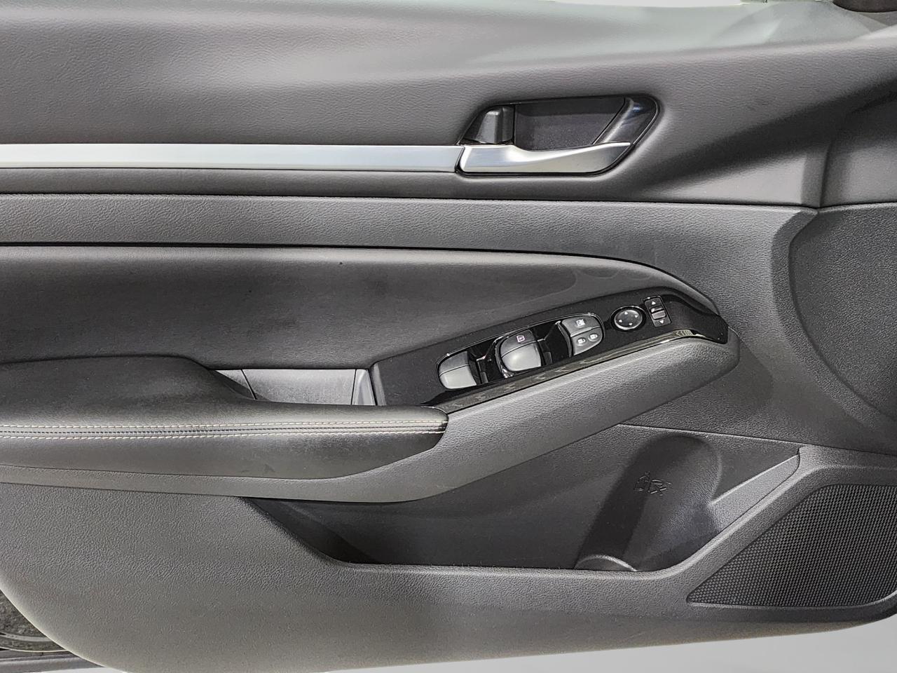 Nissan Altima  2023