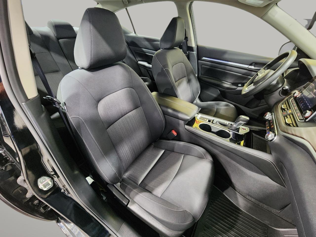 Nissan Altima  2023