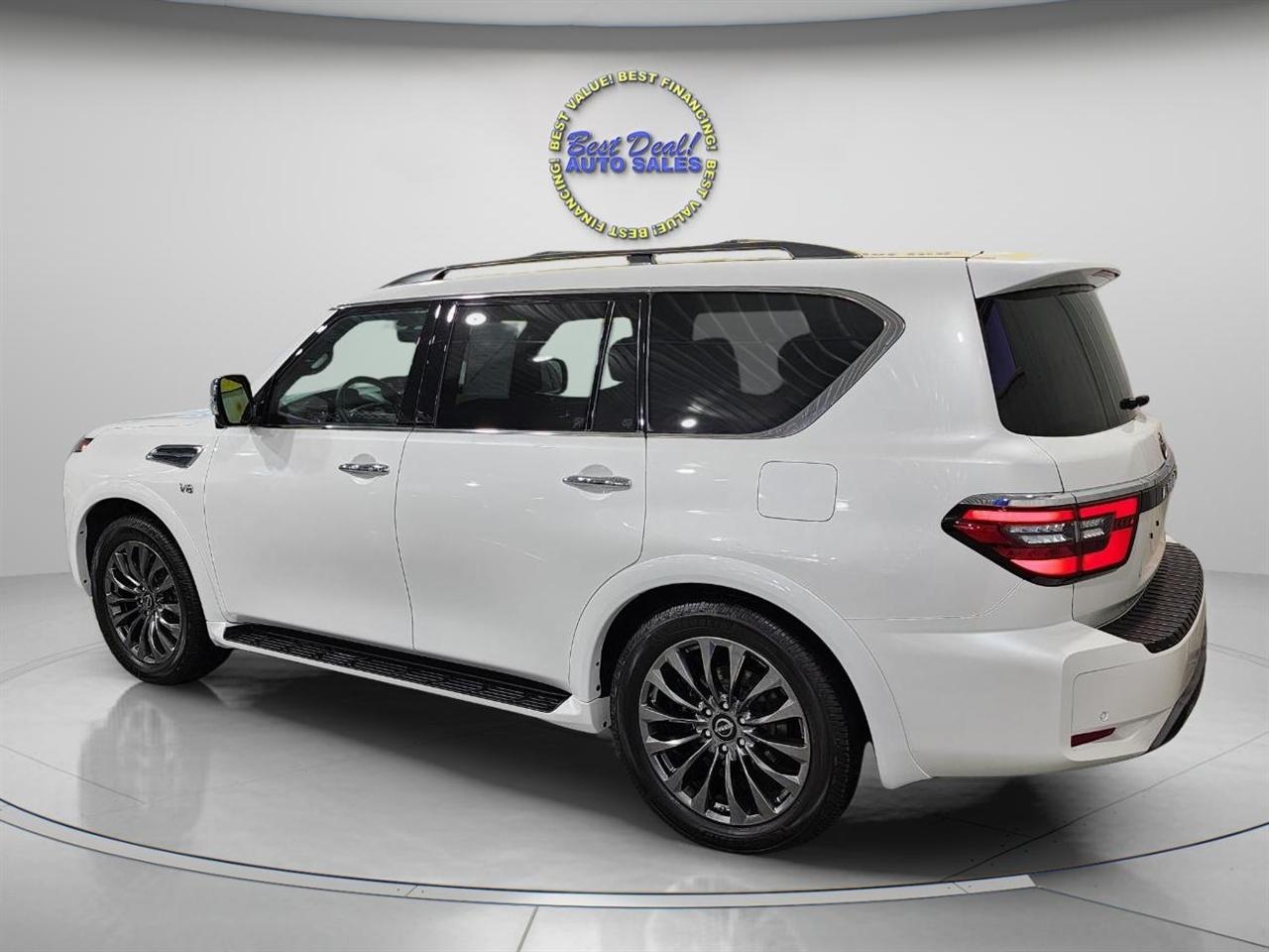 View vehicle photo 4
