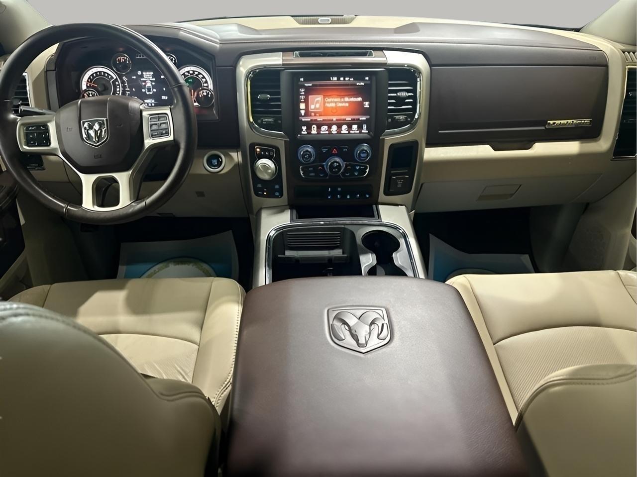 RAM 1500 Laramie Crew Cab 4WD 2016