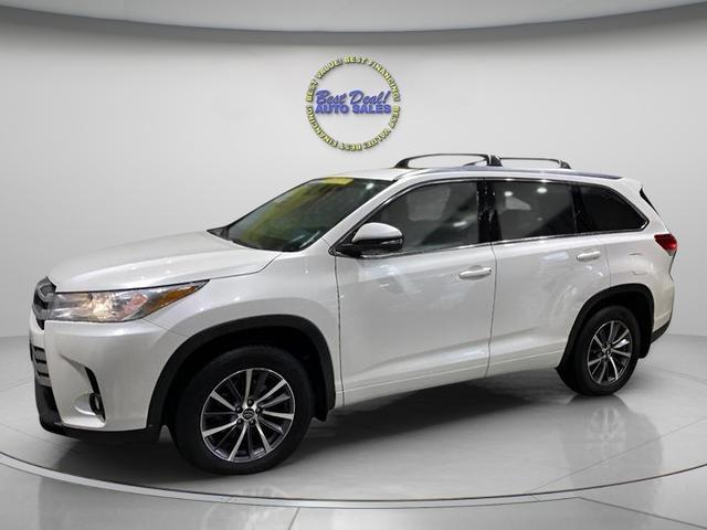 White 2018 Toyota Highlander SUV / Crossover All-Wheel Drive 8-Speed Automatic