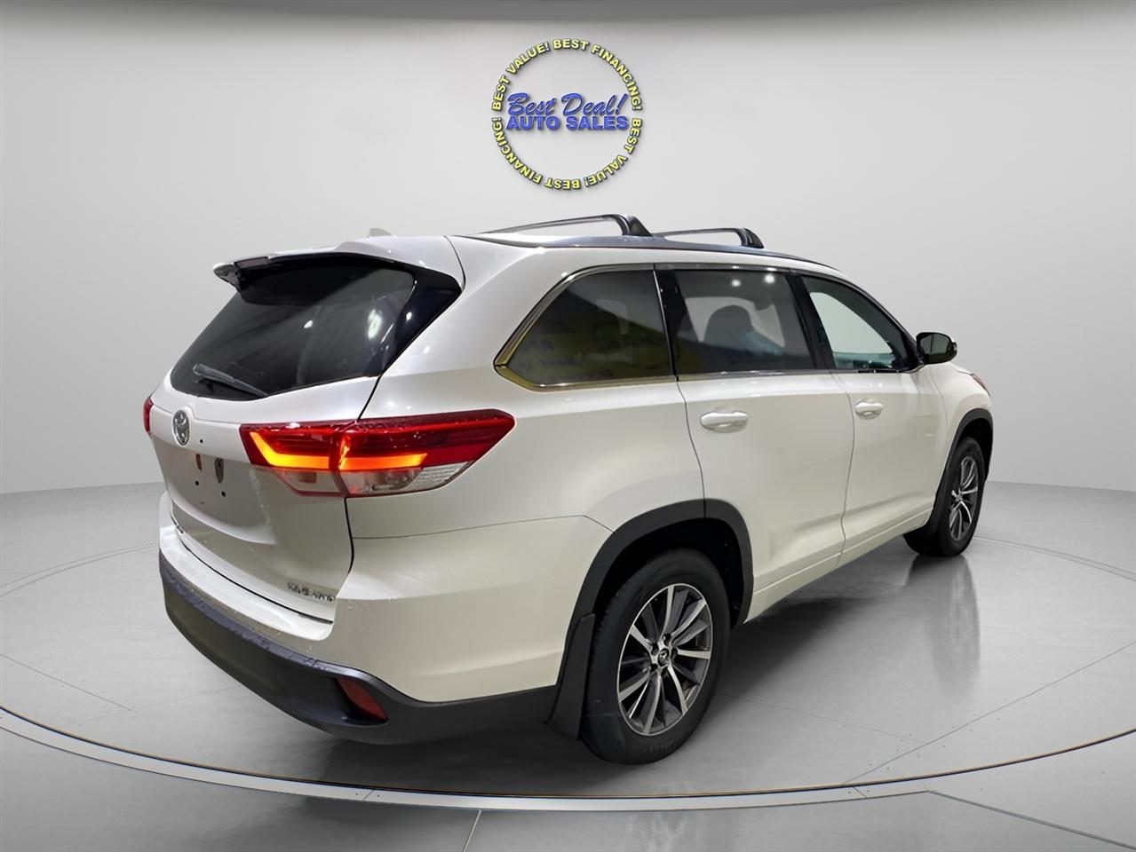 Toyota Highlander AWD 4dr V6 XLE (Natl) 2018