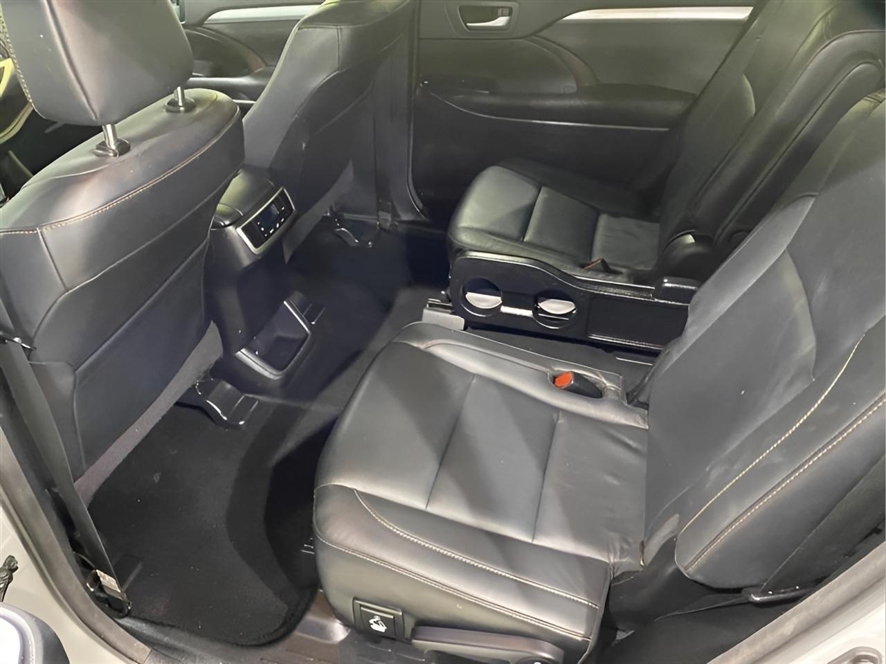 Toyota Highlander AWD 4dr V6 XLE (Natl) 2018