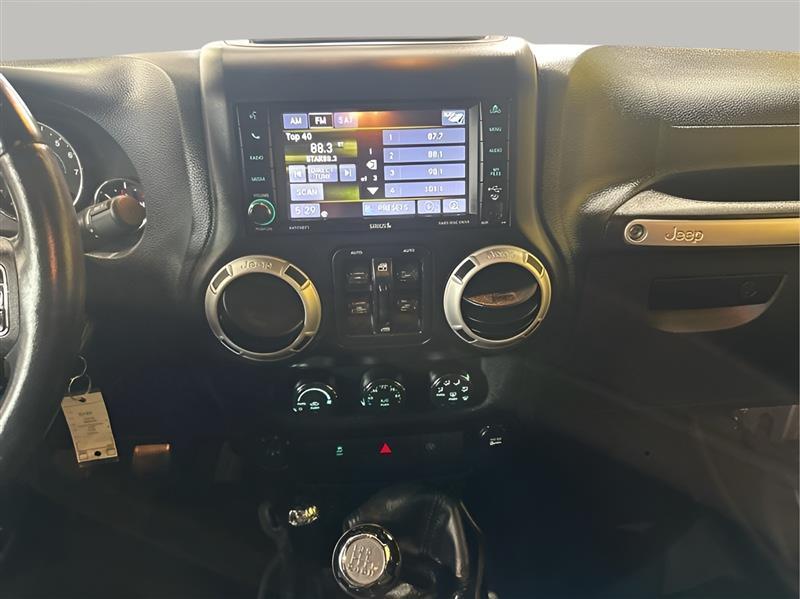 Jeep Wrangler Unlimited Sahara 4WD 2014