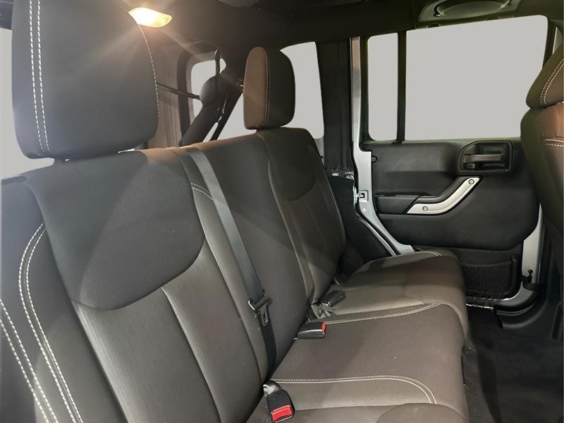 Jeep Wrangler Unlimited Sahara 4WD 2014