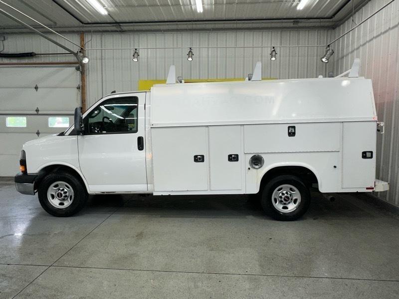 GMC Savana G3500 139 in. 2016