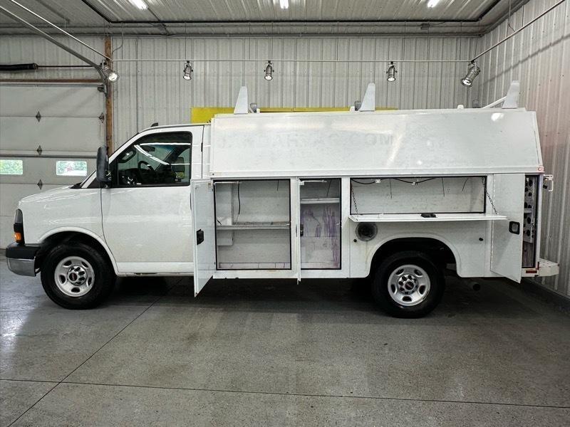 GMC Savana G3500 139 in. 2016