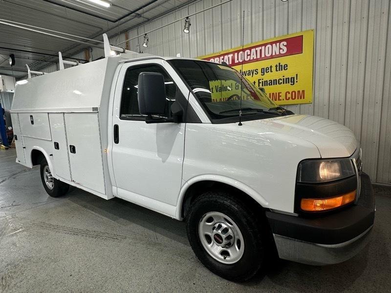 GMC Savana G3500 139 in. 2016