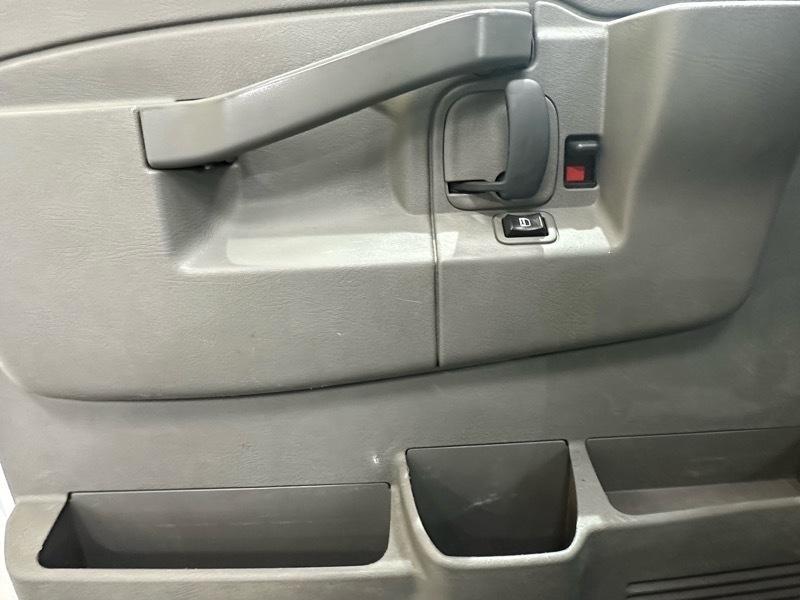GMC Savana G3500 139 in. 2016