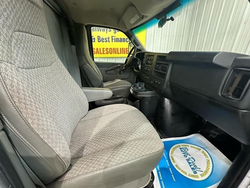 GMC Savana G3500 139 in. 2016