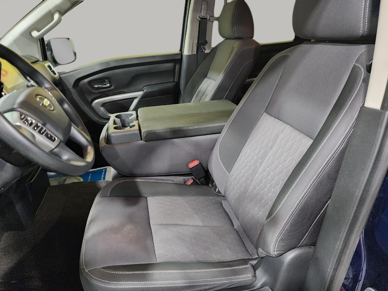 Nissan Titan  2021