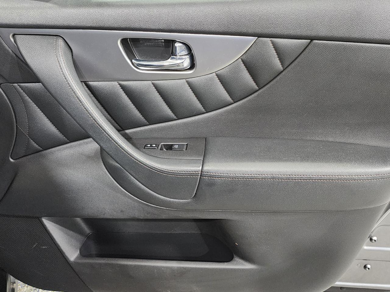 Infiniti FX  2013