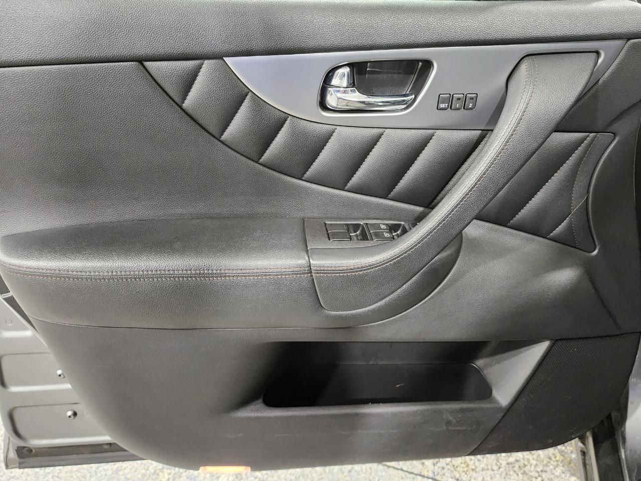 Infiniti FX  2013
