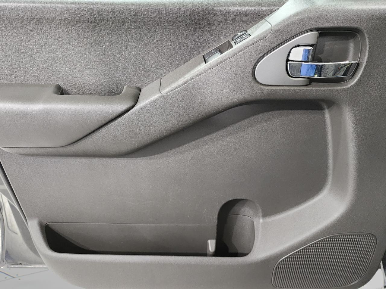Nissan Frontier  2011