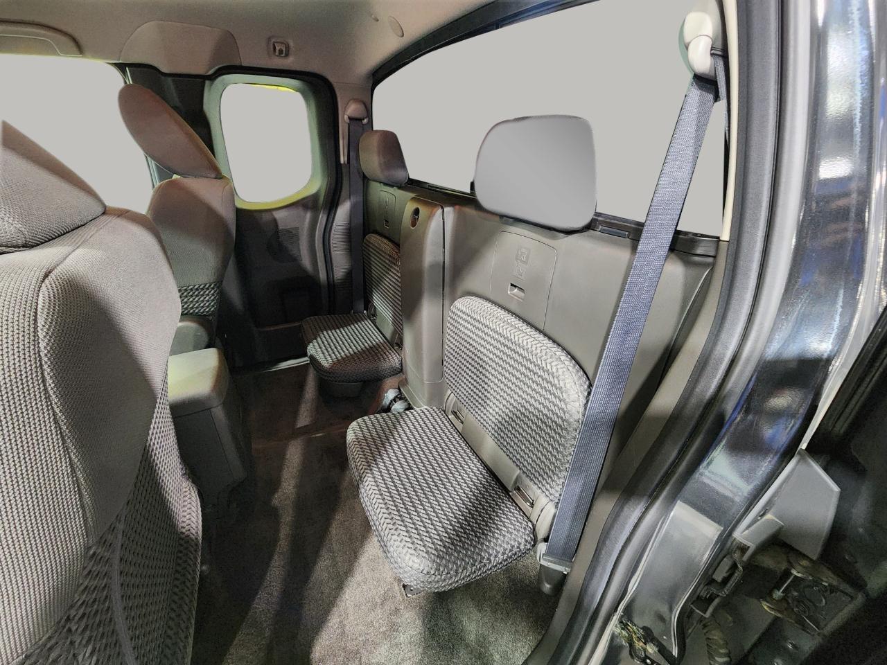 Nissan Frontier  2011