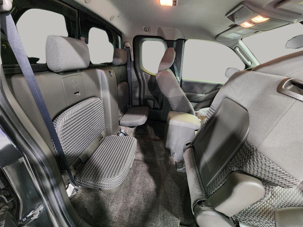 Nissan Frontier  2011