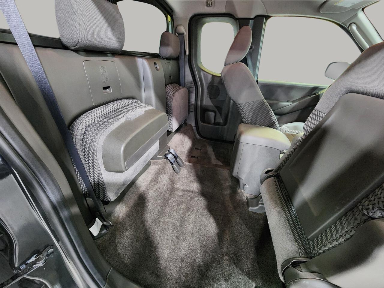 Nissan Frontier  2011