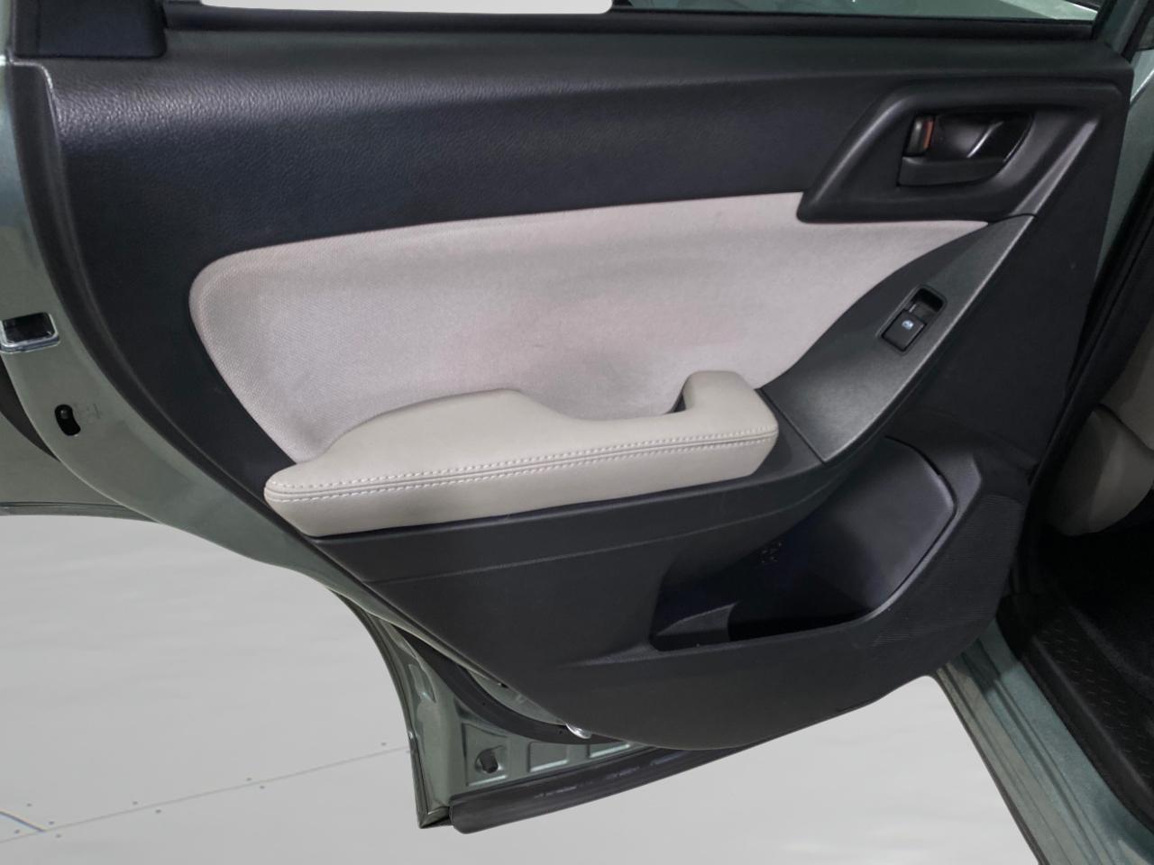 Subaru Forester 2.5i Premium PZEV CVT 2016