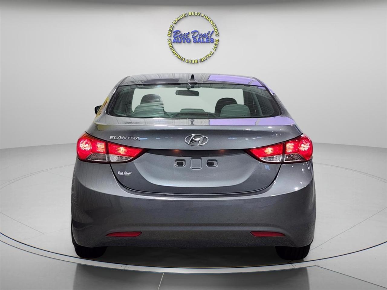 Hyundai Elantra  2013